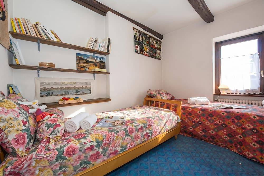 Ganze Wohnung, Chalet Cademario, Cademario, Switzerland in Lisone, Cademario