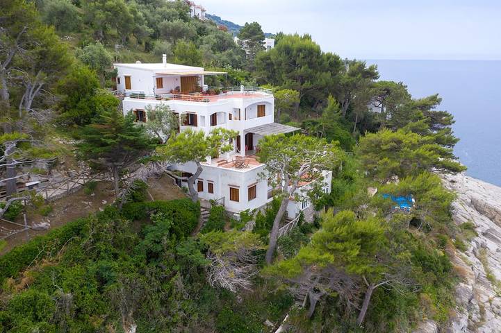Villa with sea water swimming pool and direct access to the sea in Punta Lagno, Massa Lubrense