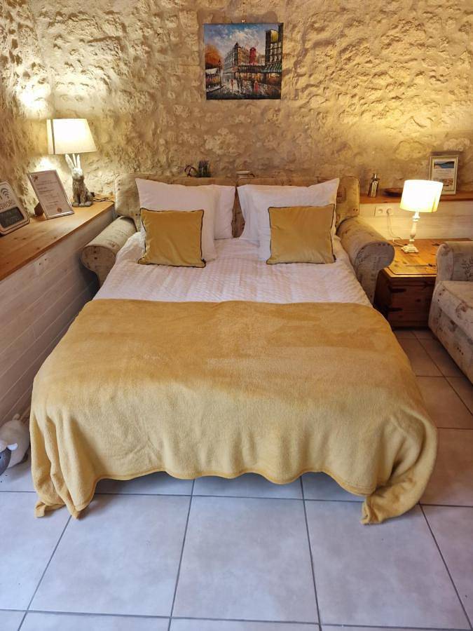 Gîte pour 6 personnes, avec Terrasse ainsi que Jardin et Piscine à Saint-Privat-des-Prés - 3