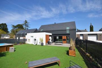 Location de vacances pour 8 personnes, avec terrasse et jardin à Île-aux-Moines