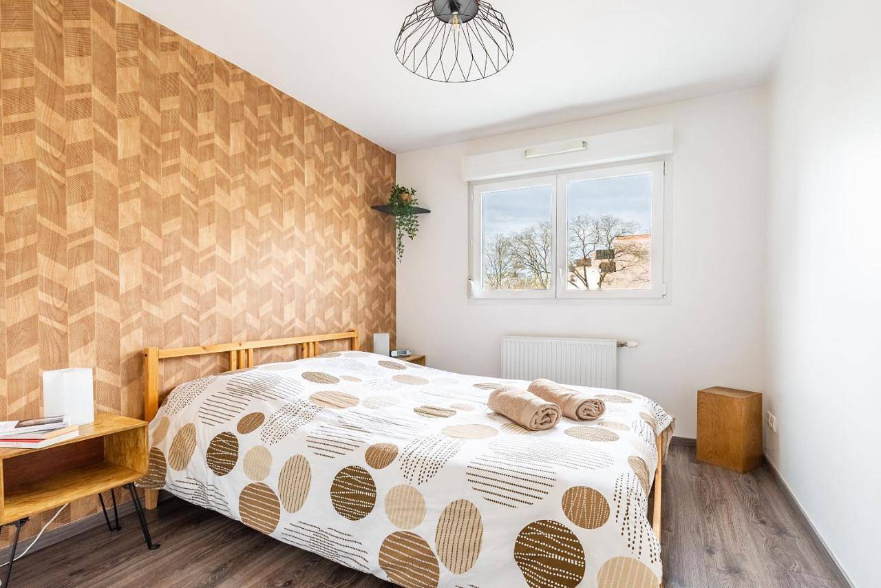 Appartement entier, L'Appart 66 - Confort -Tramway- Parkings free in Quetigny, Région de Dijon