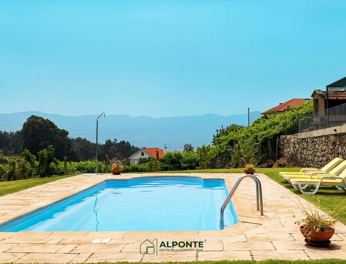 Location de vacances pour 12 personnes, avec Balcon et Terrasse ainsi que Jardin et Piscine dans Riba de Mouro - 2