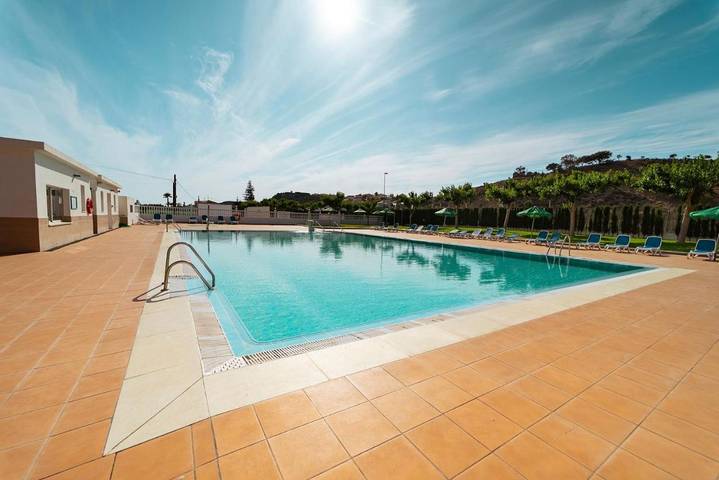 Tente pour 2 personnes, avec piscine ainsi que jardin et terrasse sur la Costa del Sol - 3