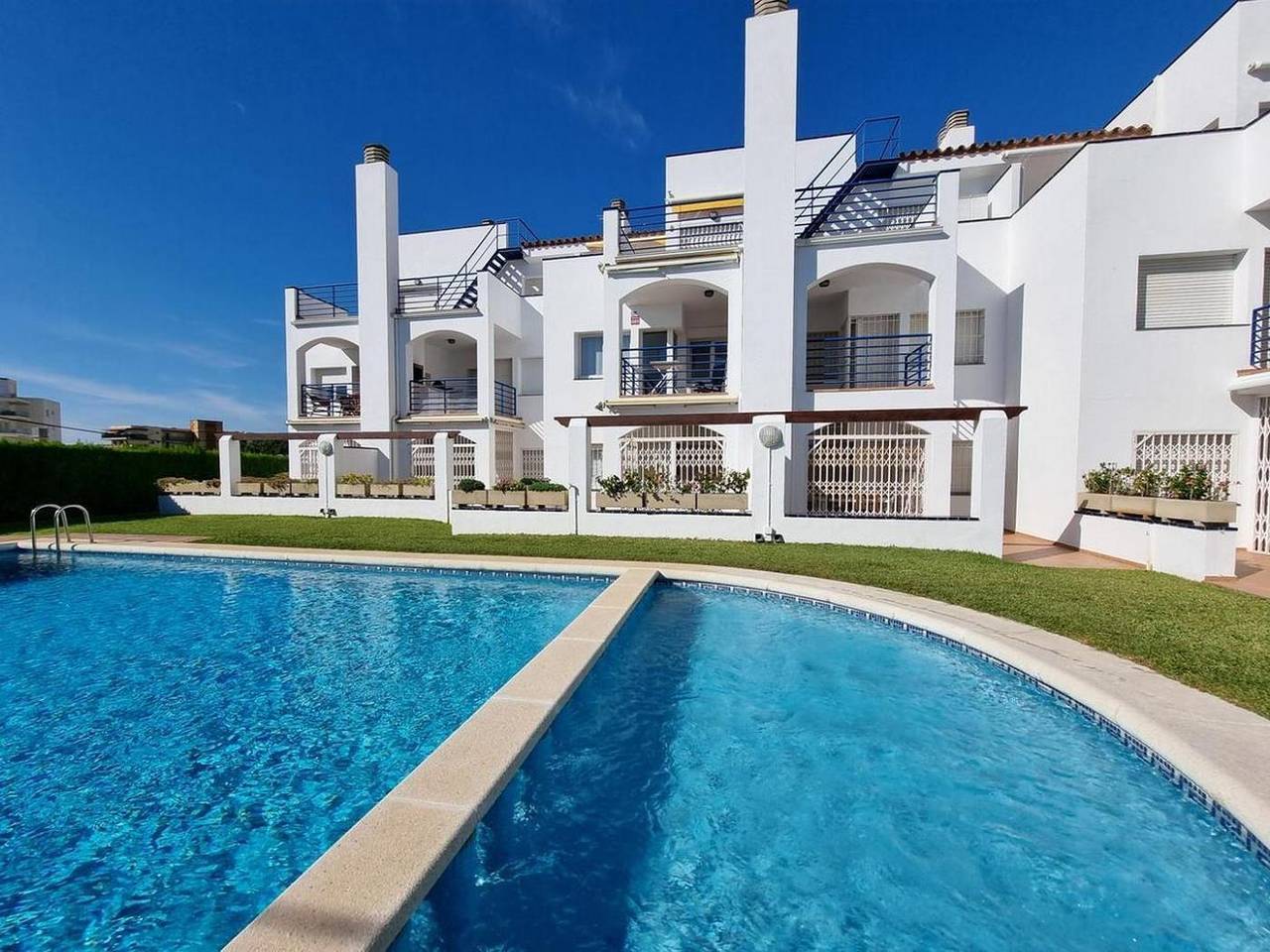 Entire vacation apartment, Lovely flat with pool and terrace. Hutg-006152 in l'Escala, Upper Empordà