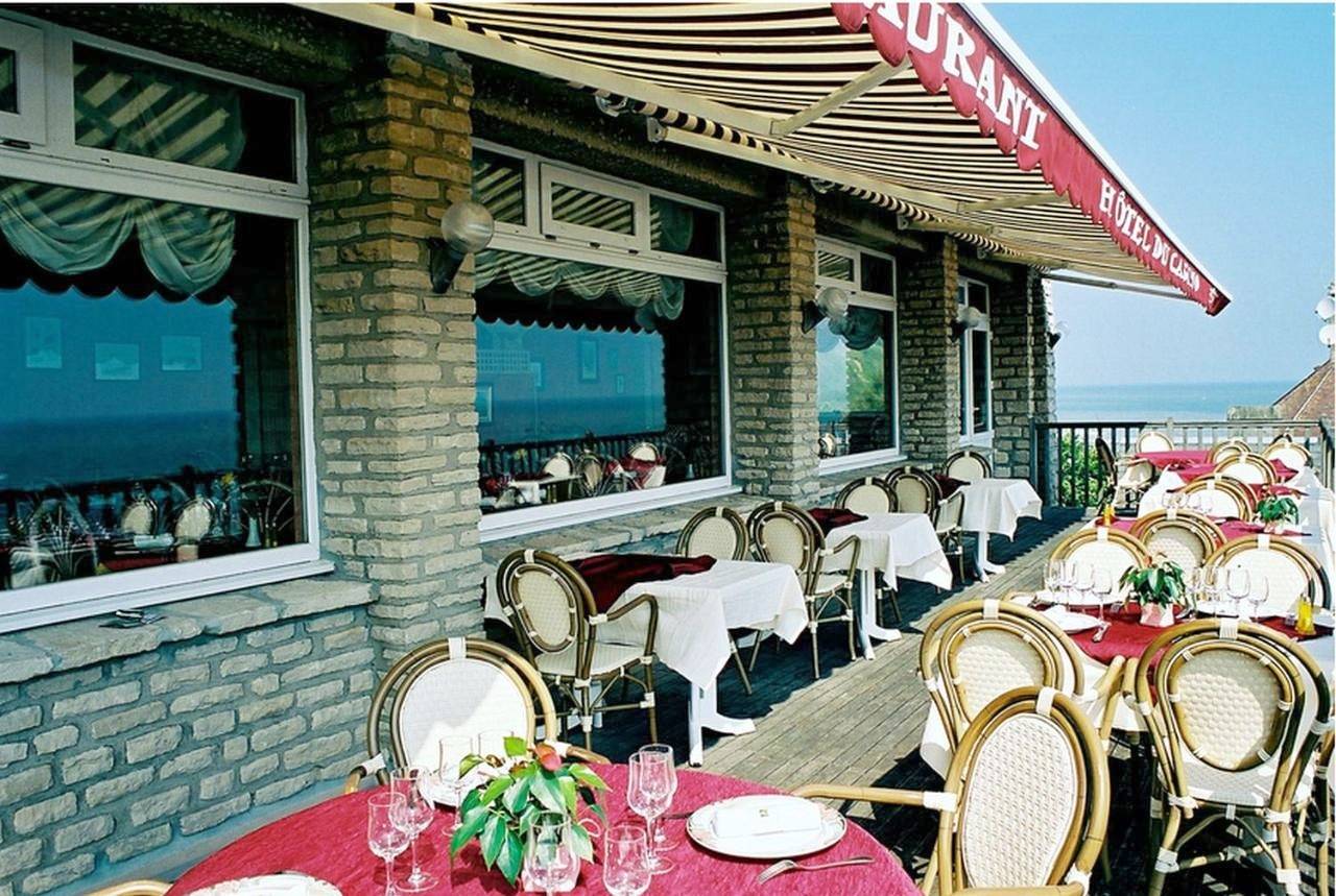 Logis Hotel Du Casino Restaurant Le Mathelia in Omaha Beach, Vierville-sur-Mer