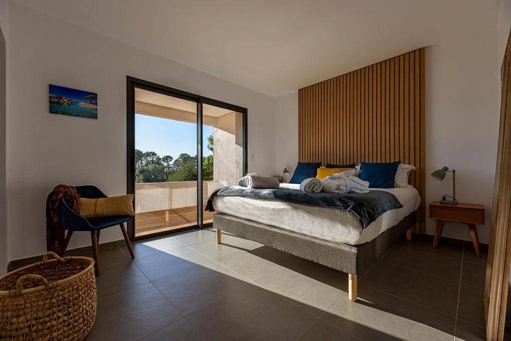 Calarossa Bay Resort in Cala Rossa, Lecci