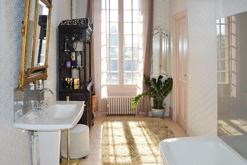 Appartement entier, Chambres d'Hôtes pour Deux in Mouleydier, Périgord Pourpre