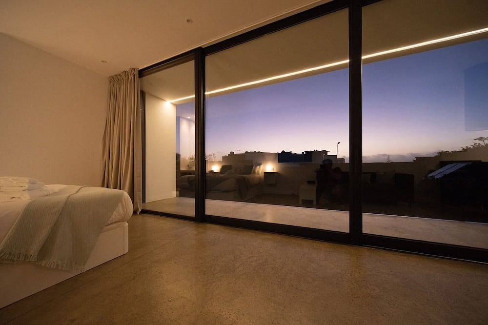 Lajares Luxury Villa Minimalista con Estudio y Vistas Panorámicas a los Volcanes in Lajares, La Oliva