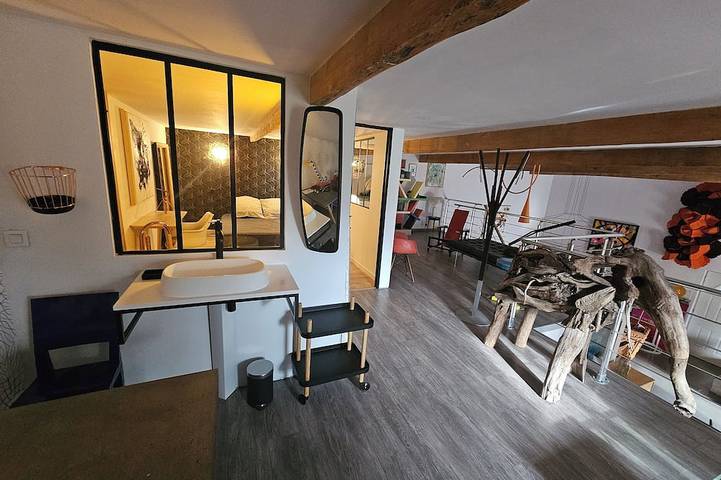 Apartamento entero, Loft, designer collection, artist's studio, 15' from the beaches and downtown Montpellier in Saint-Jean-de-Védas, Costa mediterránea (Francia)