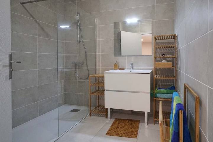 Gîte pour 4 personnes, avec jardin ainsi que terrasse et piscine dans Golf et Tennis Club de Valescure - 4