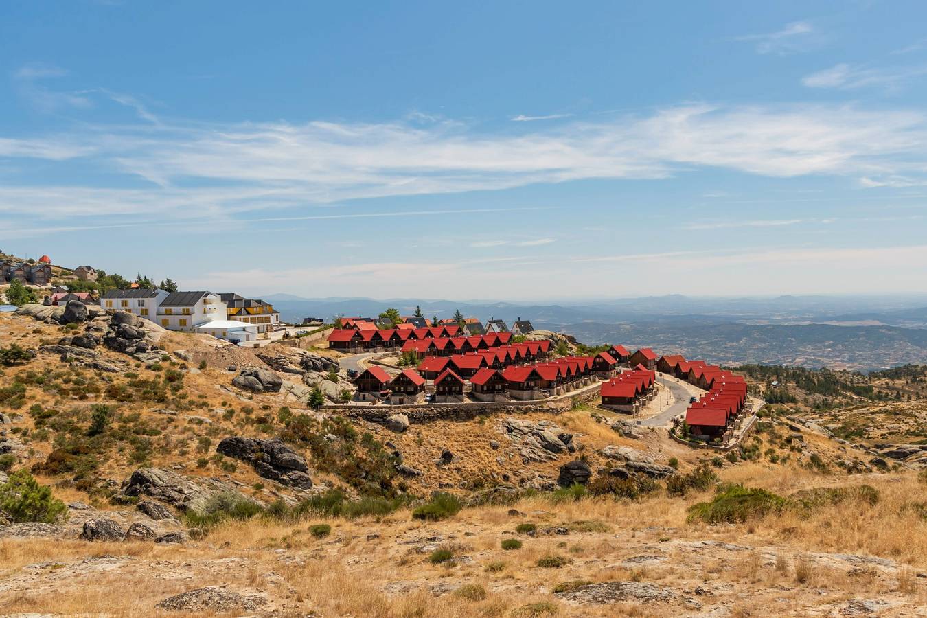Chalet 'Belfort' con Vista sulla Montagna, Wi-Fi e Aria Condizionata in Cortes do Meio, Serra da Estrela