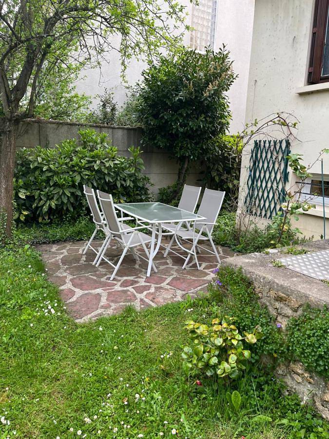 Location de vacances pour 4 personnes, avec vue et jardin à Pontault-Combault - 2