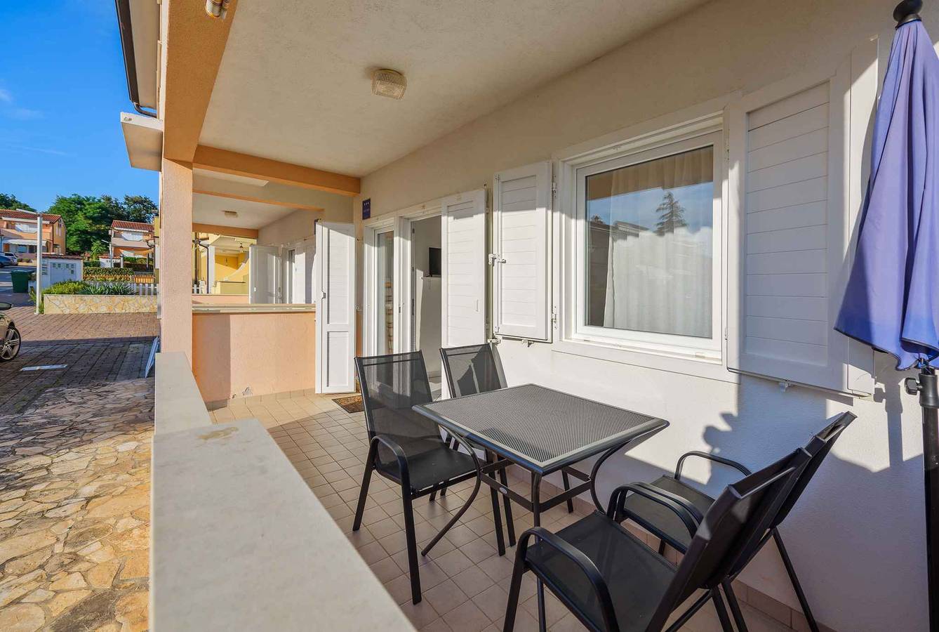 Ganze Ferienwohnung, Ferienwohnung mit Klimaanlage in der Nähe des Meeres  in Lovrecica, Umag und Umgebung