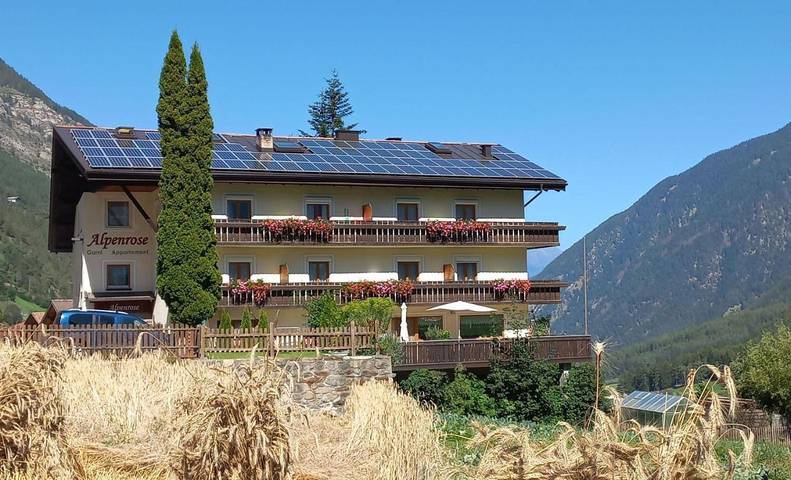 Appart’hôtel pour 3 personnes, avec Balcon et Terrasse ainsi que Jardin et Vue à Martell