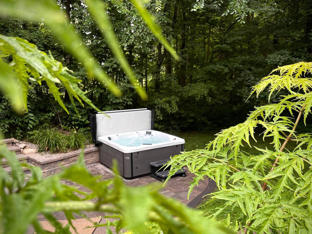 Hidden Log Cabin | Hot Tub | Ping Pong | Family | in Elkhart County