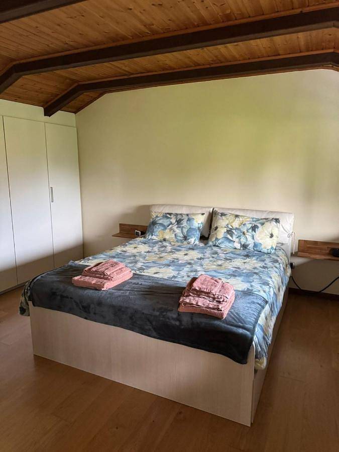 Gîte pour 6 personnes, avec jardin et terrasse dans Pettenasco - 2