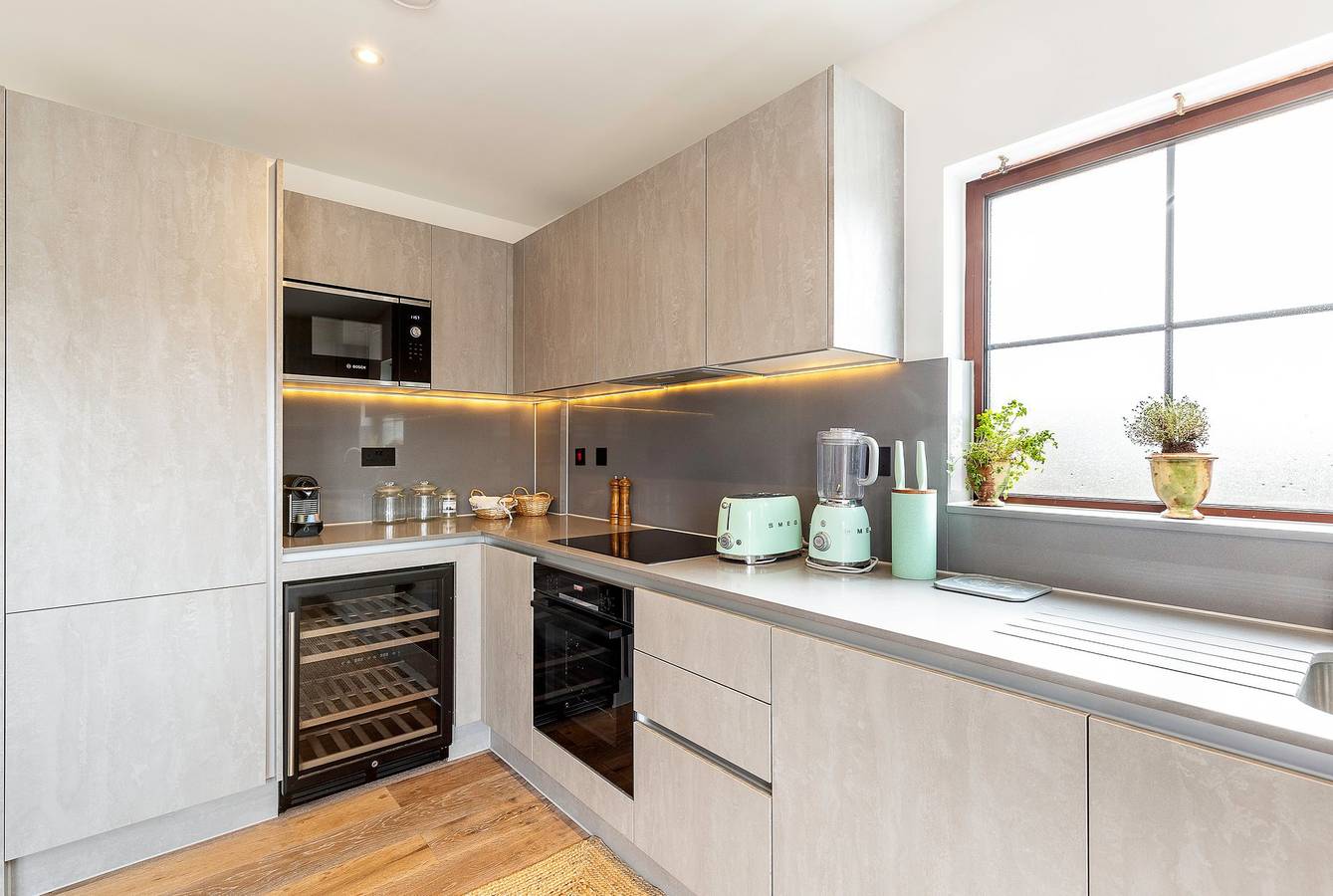 Entire apartment, City View Spacious 2 Bedroom Penthouse in Tower Hamlets, London
