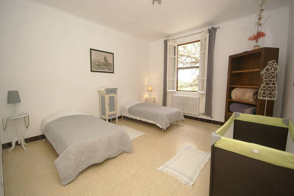 Holiday Home in Pertuis with Pool and Views in Pertuis, Parc naturel régional du Luberon