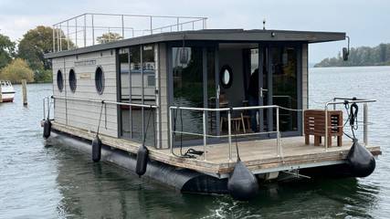 Boot für 6 Personen, mit Terrasse, mit Haustier in Mecklenburgische Seenplatte
