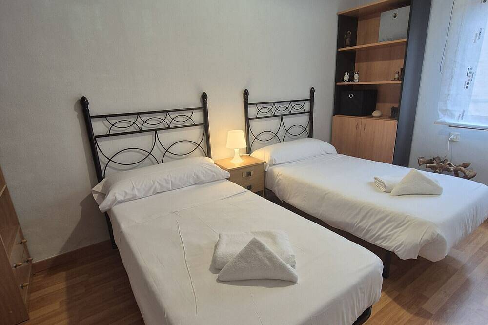 Apartamento entero, 21A05 Apartamento en Moreda in Moreda, Aller