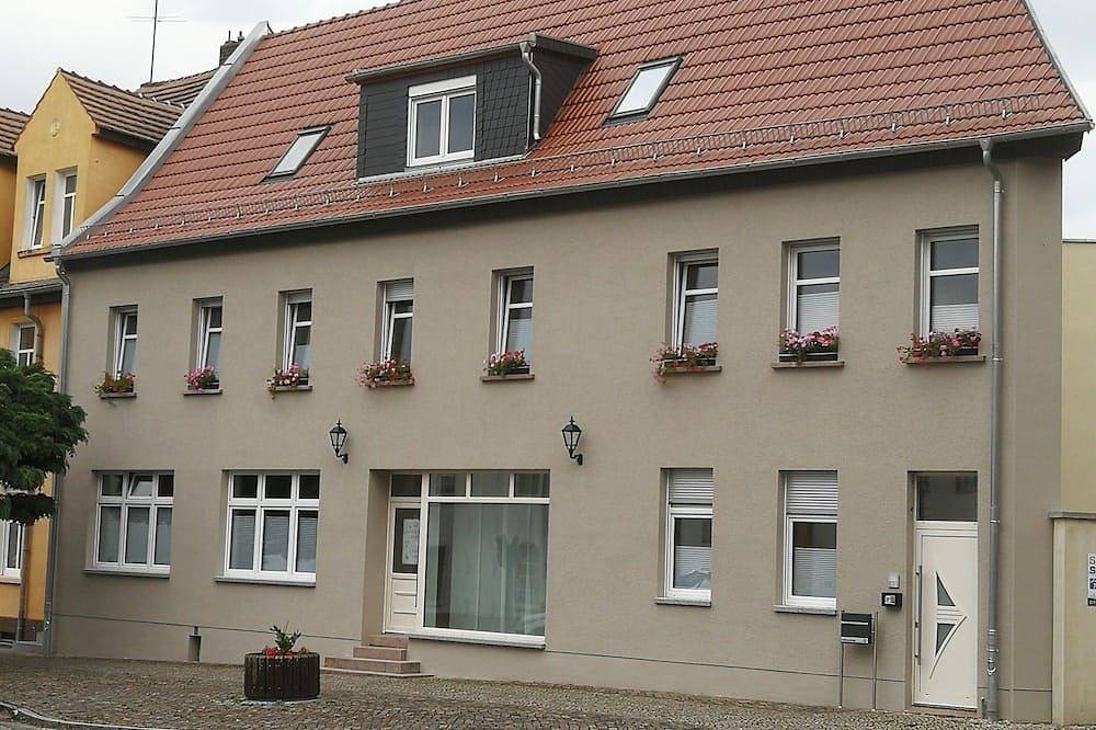 Ganze Wohnung, Wohnung 3 - Appartementhaus Nienburg in Nienburg (Saale), Elbe-Börde-Heide