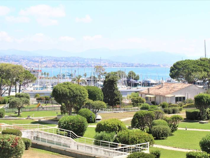 Location de vacances pour 4 personnes, avec Terrasse à Villeneuve-Loubet