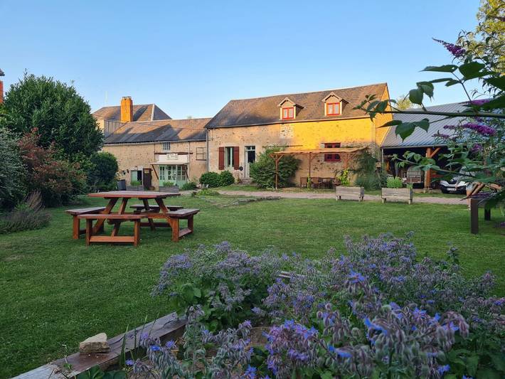 Gîte pour 4 personnes, avec jardin et terrasse, animaux acceptés à Ouroux-en-Morvan - 4