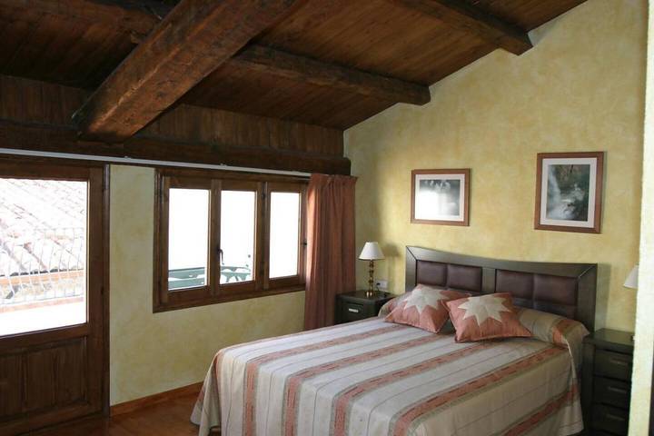 Casa rural para 11 personas, con Balcón y Terraza en Miravete de la Sierra
