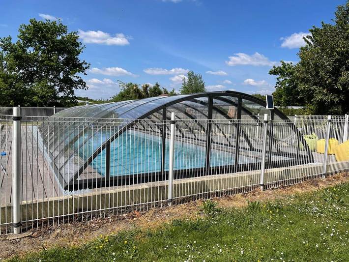 Location de vacances pour 8 personnes, avec vue ainsi que jardin et piscine, animaux acceptés à Parçay-les-Pins - 4