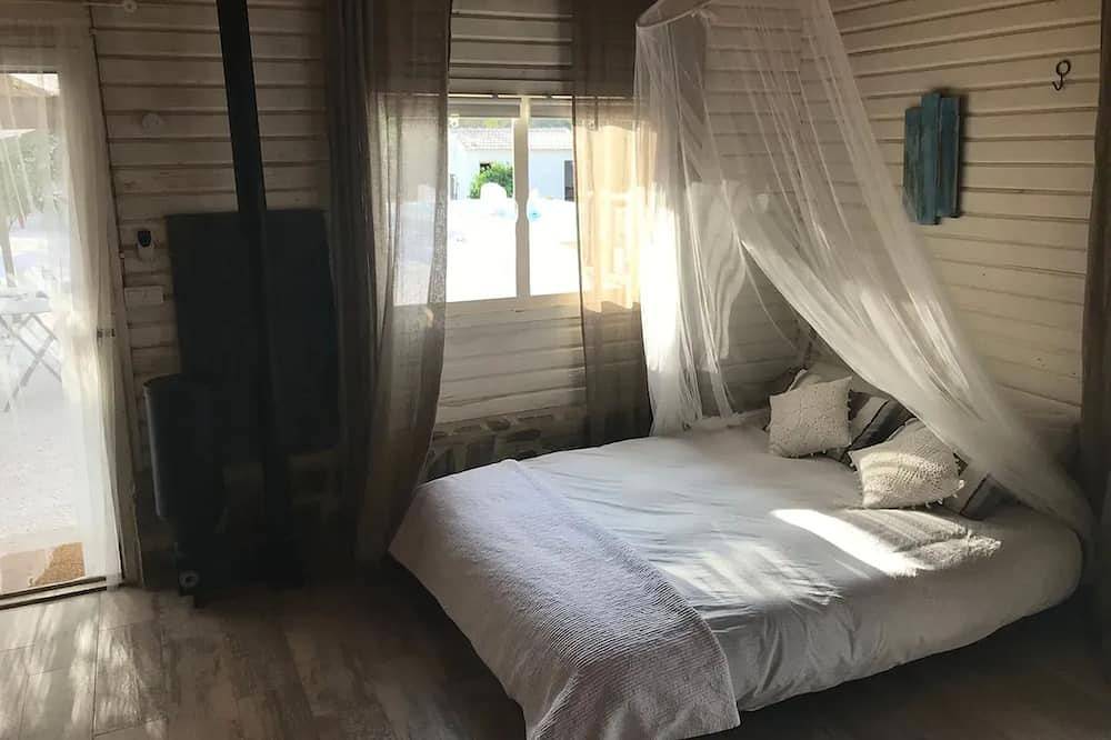 Homerez - Cozy Bungalow with Pool in Madrigueras in Algodonales, White Villages