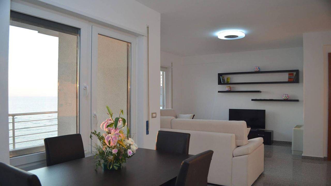 Hel ferieleilighet, Ferienwohnung für 6 Personen (100 m²) in Bashkia e Durrësit in Durrës, Albania
