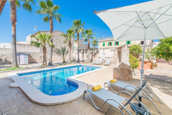 Holiday home for 10 people, with garden and terrace - 1