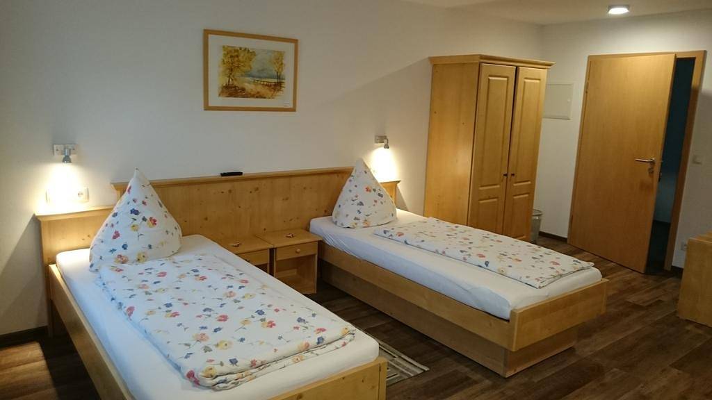 Gasthof Mühldorfer Hof - Zweitbettzimmer mit Dusche/Wc in Altötting, Landkreis Altötting