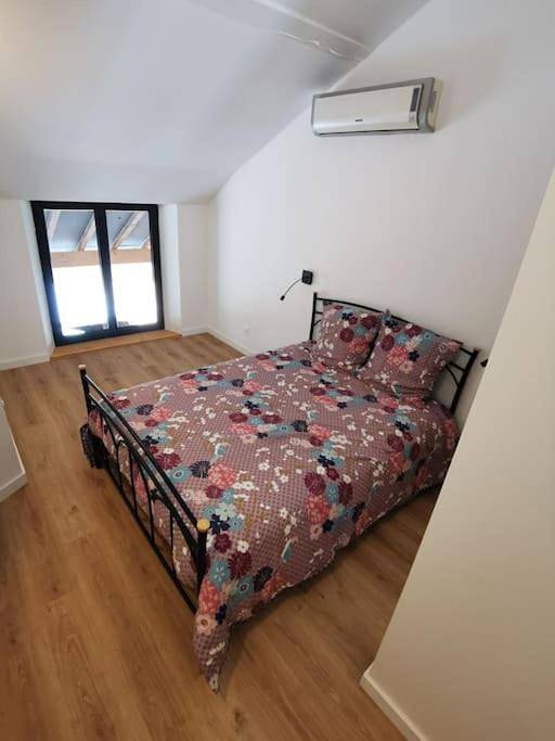 Gîte pour 6 personnes, avec terrasse et jardin dans Montalieu-Vercieu - 3