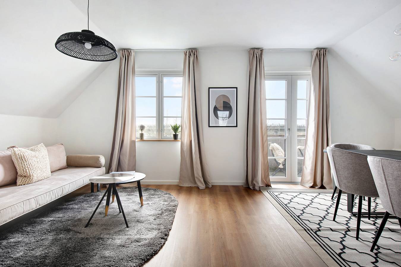Apartamento entero, Charm 2 - Estupendo apartamento de 2 dormitorios con jardín y balcón compartidos in Amager, Copenhague