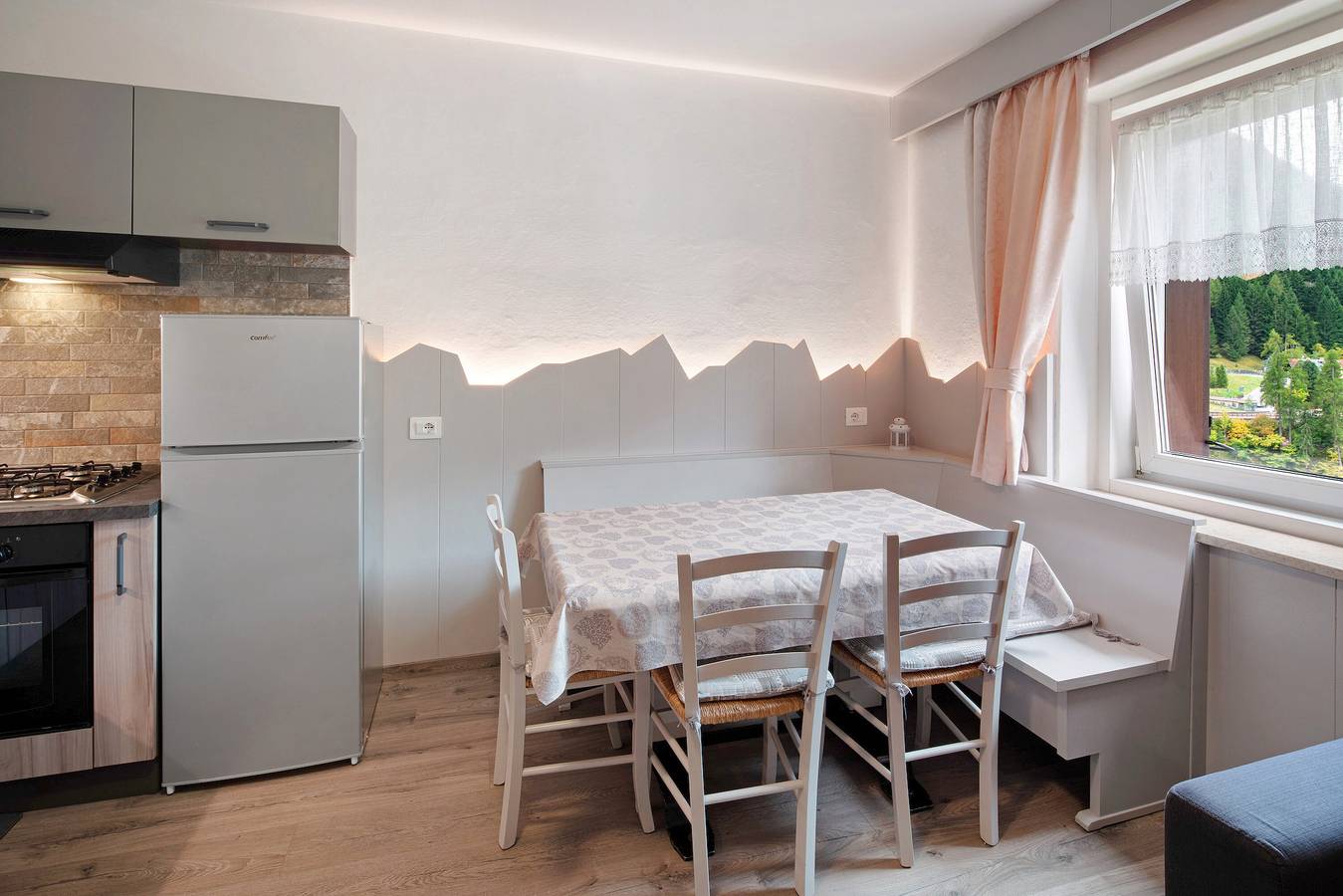 Appartamento intero, Appartamento Primavera 2 con vista sulle montagne, Wi-Fi e giardino in Moena, Dolomiti Superski