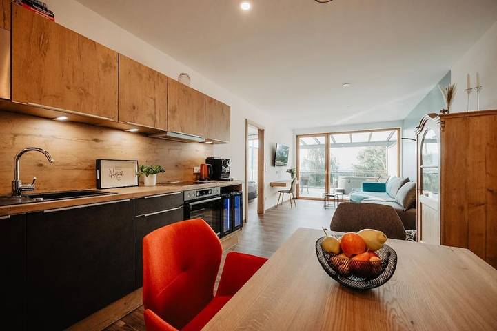 Ferienwohnung für 2 Personen, mit Balkon und Whirlpool sowie Sauna und Pool, mit Haustier