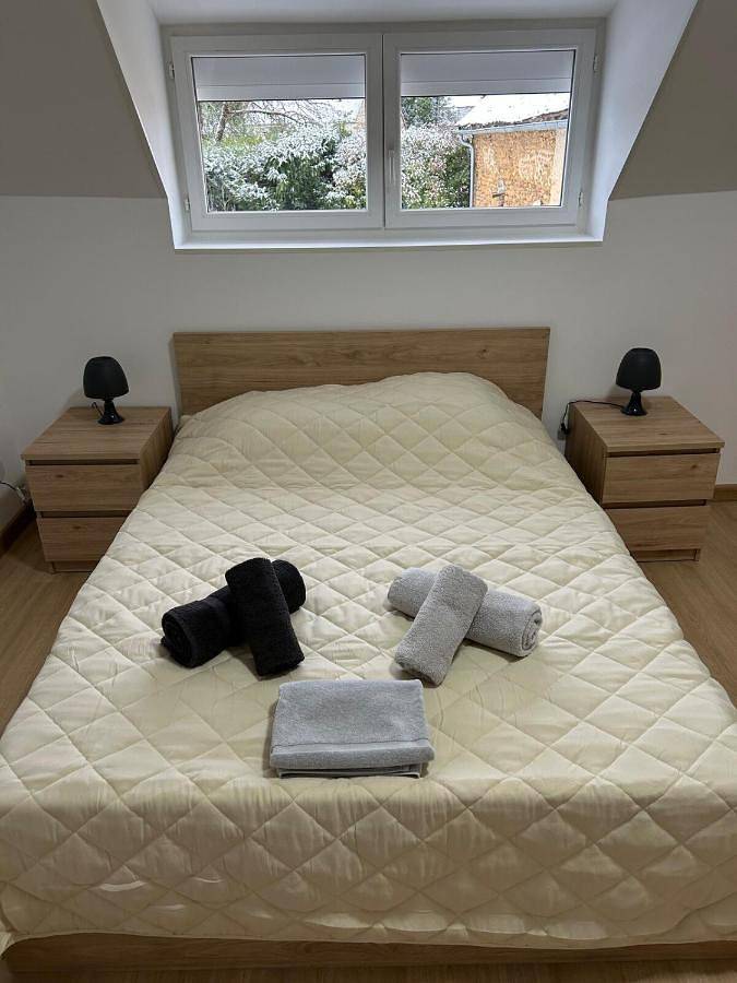 Location de vacances pour 4 personnes, avec terrasse à Flogny-la-Chapelle - 3