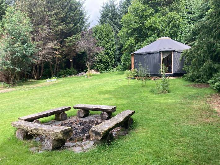 Tent for 4 people, with Garden and View in Leinster