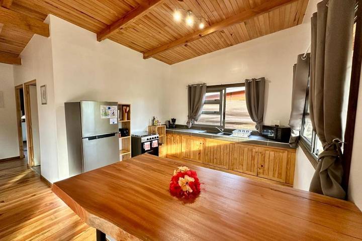 Gîte pour 4 personnes, avec terrasse et jardin dans Ha'apiti - 3