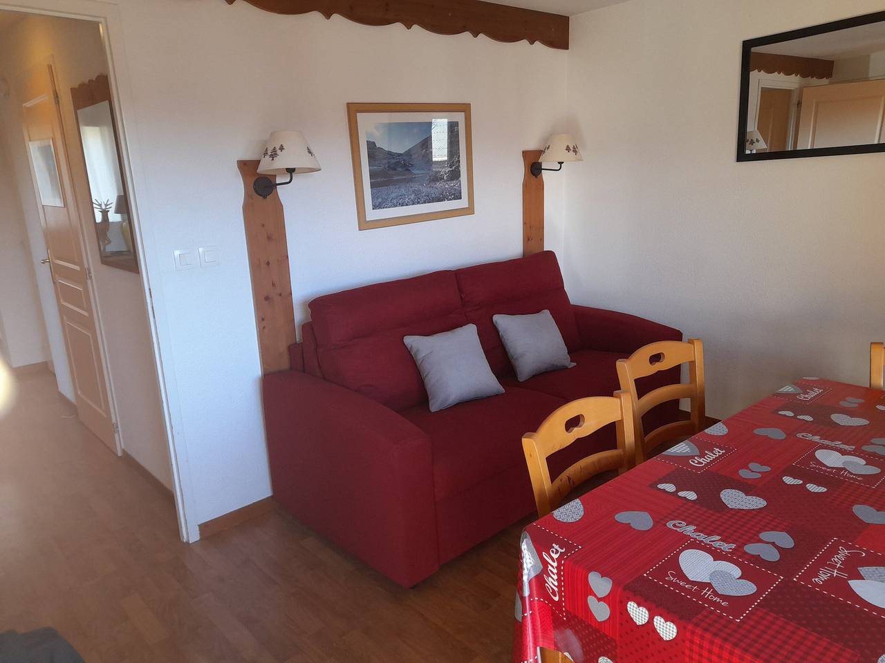 Ganze Wohnung, Apartment für 6, ausgestattete Kochnische, Bergblick, Pool, La Joue du Loup in Le Dévoluy, Gap und Umgebung