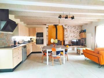 Gîte pour 4 personnes, avec terrasse et jardin à Lizio