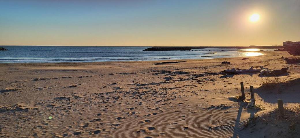 Location de vacances pour 6 personnes, avec vue et balcon, adapté aux familles dans Plage du Port (Les Saintes-Maries-de-la-Mer) - 2