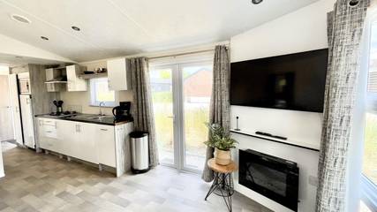 Chalet voor 4 Personen in Hellevoetsluis, Nederlandse Noordzeekust, Afbeelding 2