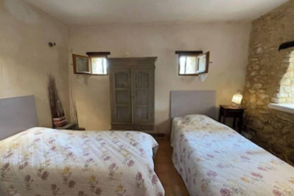 Beautiful 490m2 property for 25 people with swimming pool in the Luberon in Rustrel, Parc naturel régional du Luberon