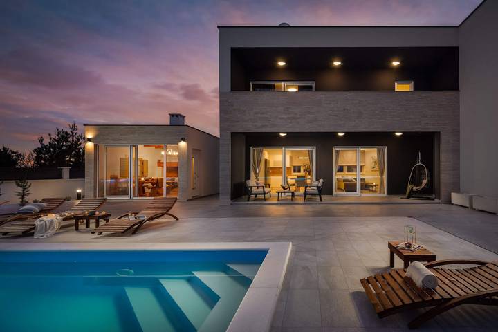 Villa für 8 Personen, mit Terrasse und Pool in Privlaka - 2