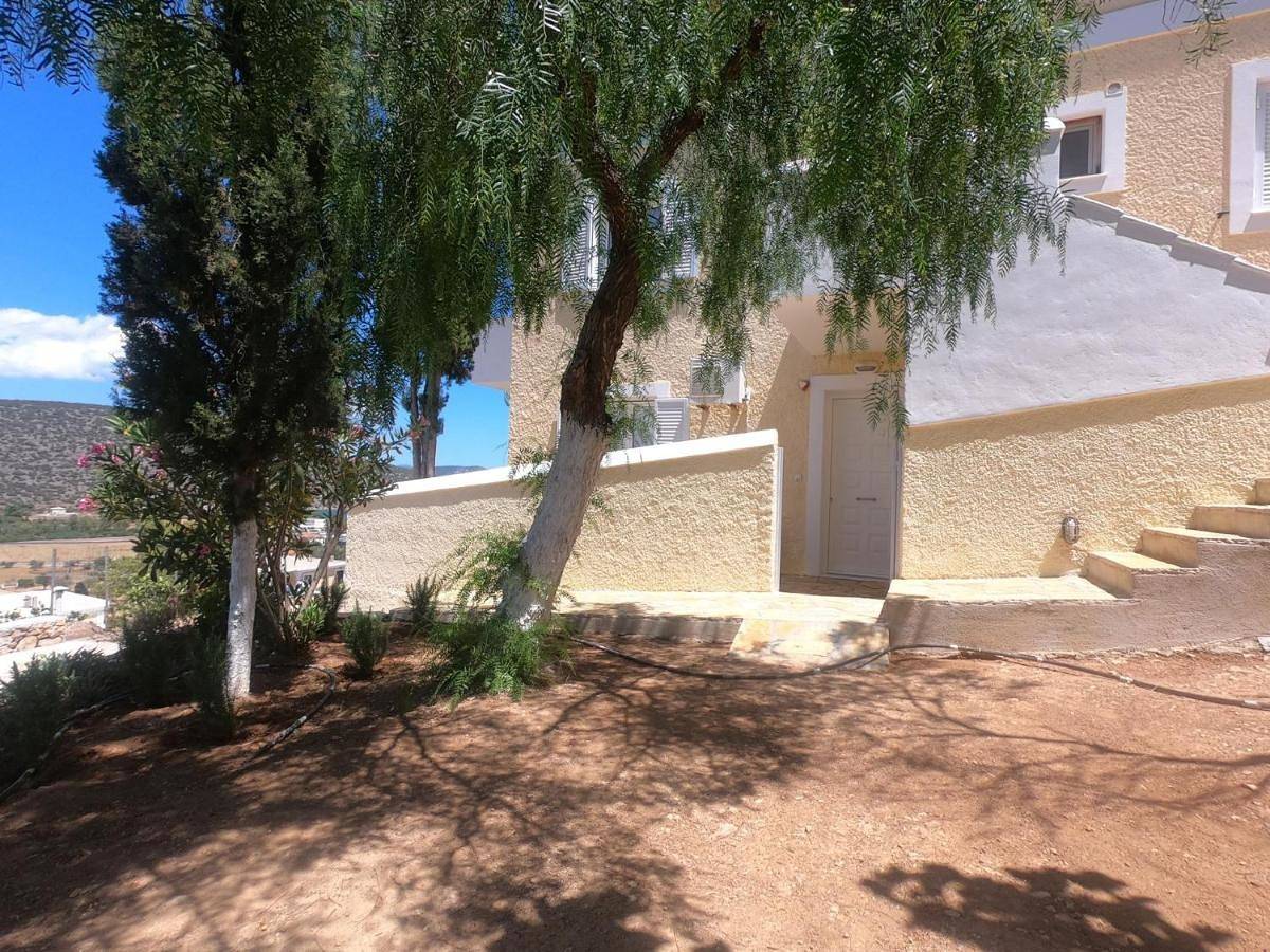 Ganze Wohnung, Deluxe Studio with Terrace and Sea View in Ermioni, Argolis