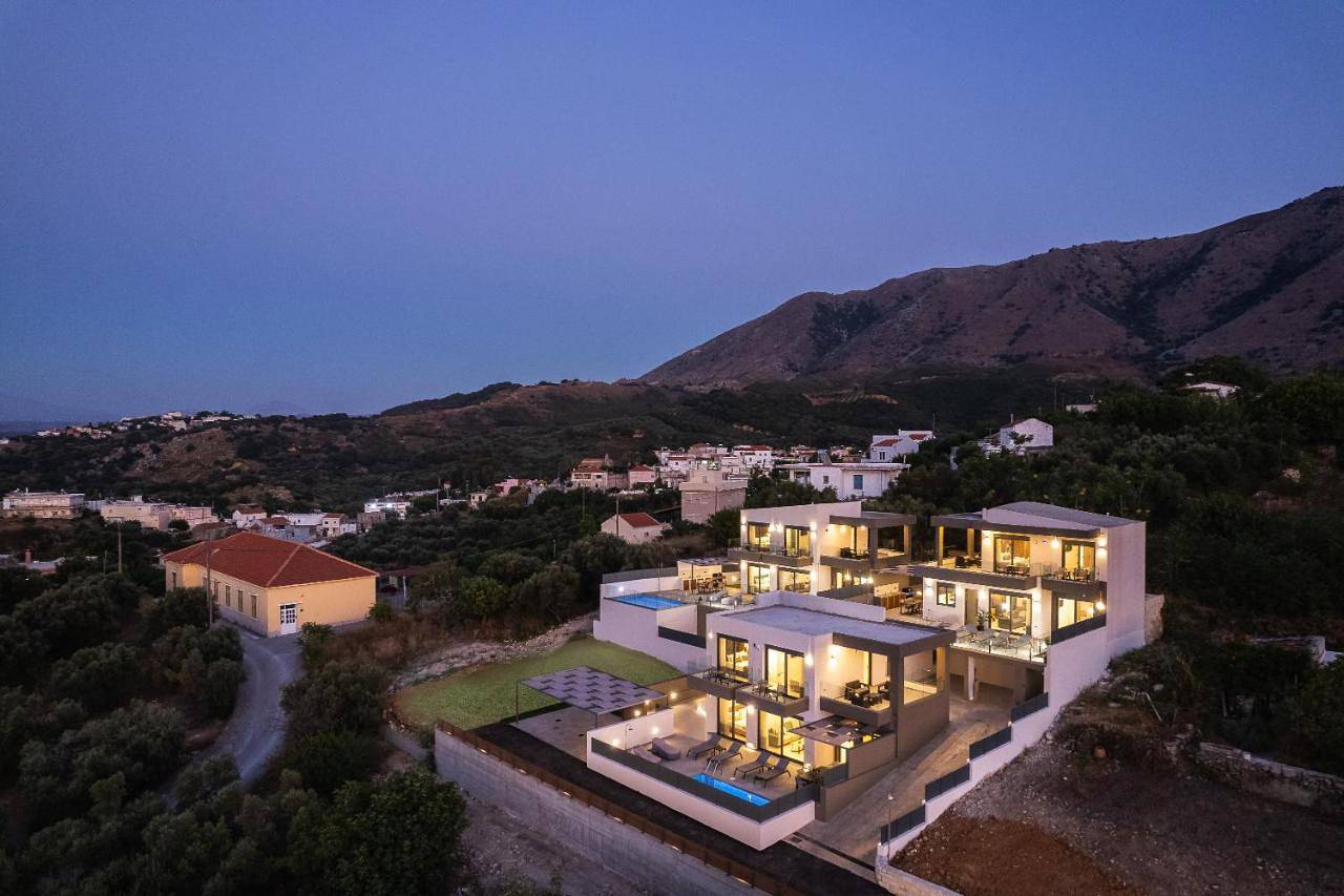 Three-Bedroom Villa with Private Pool in Chania und Umgebung