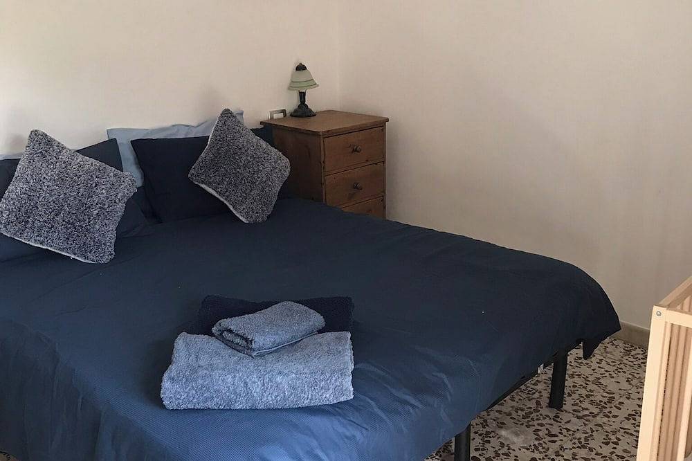 Casa Santini 1. Mountain retreat in Villa Minozzo, Reggio Emilia Province