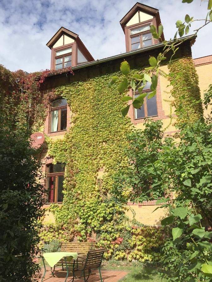 Ferienwohnung für 5 Personen, mit Garten und Ausblick in Halle